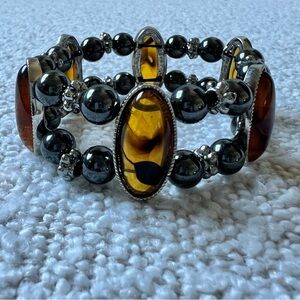 Amber & Gray Beaded Stretch Bracelet – Elegant Two‑Tone Design, New Without Tags
